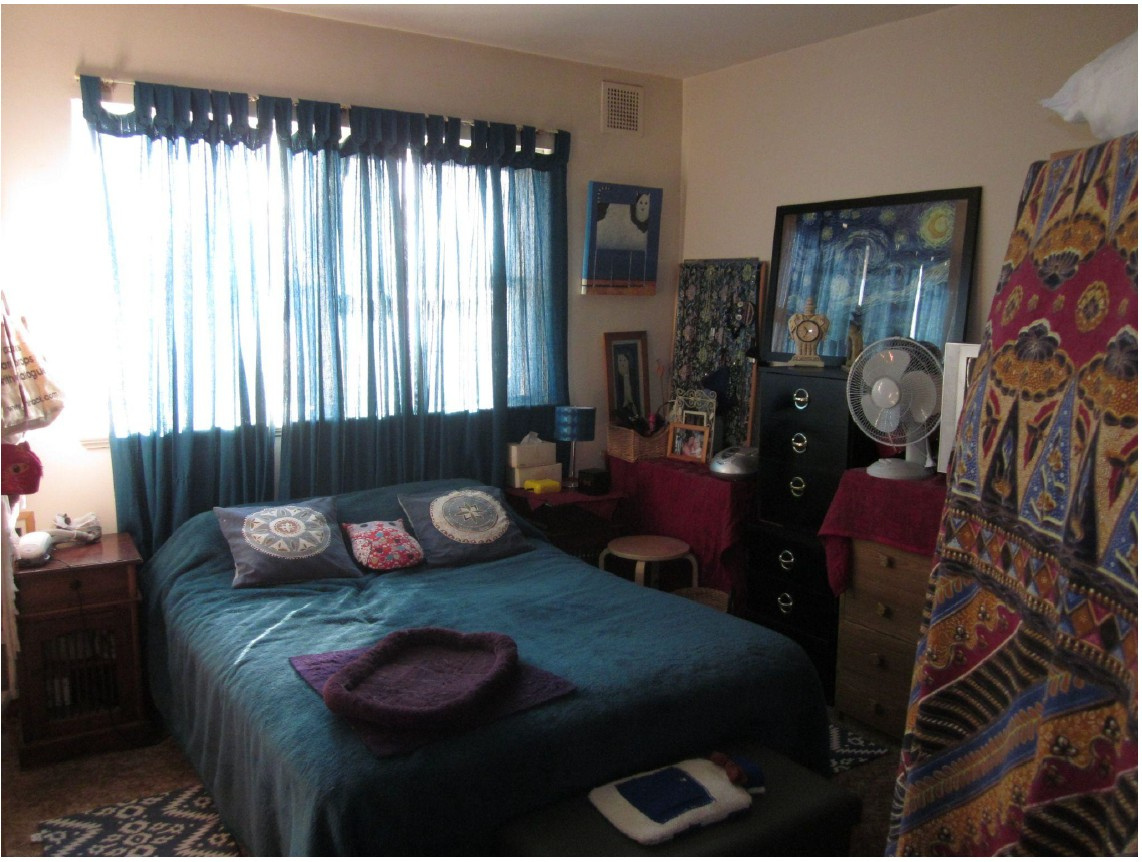 Original bedroom in the Como unit